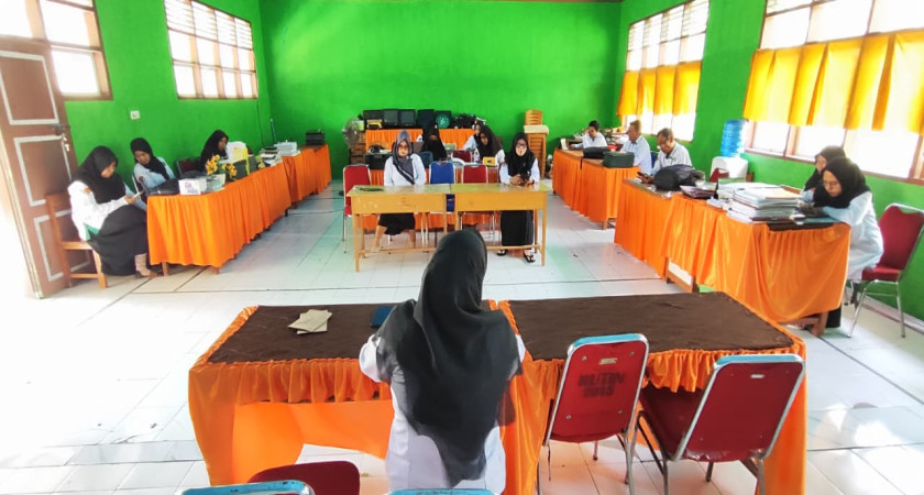 “Usai Santri Sehari, Tenaga Pendidik ‘Rapat Kilat’! Strategi Rahasia Pesantren Kilat”