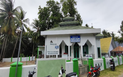 “Pasukan Sapu Sambut Ramadan!” MTsN Kepulauan Selayar Bersihkan Tiga Masjid Jelang 1447 H