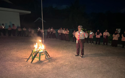 Semangat Api Unggun Kobarkan Jiwa Kebersamaan dalam PERJUSA MTsN Kepulauan Selayar